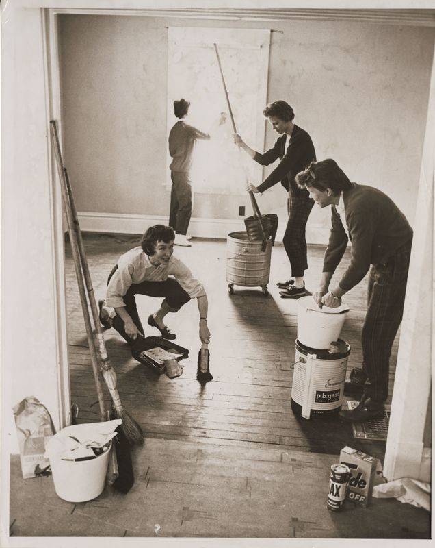 Volunteers cleaning in the Grey House